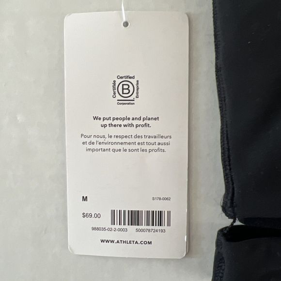 ATHLETA Conscious Cut Out Crop Sz Medium A-C Sports Bra Top Black $69 - Picture 3 of 6